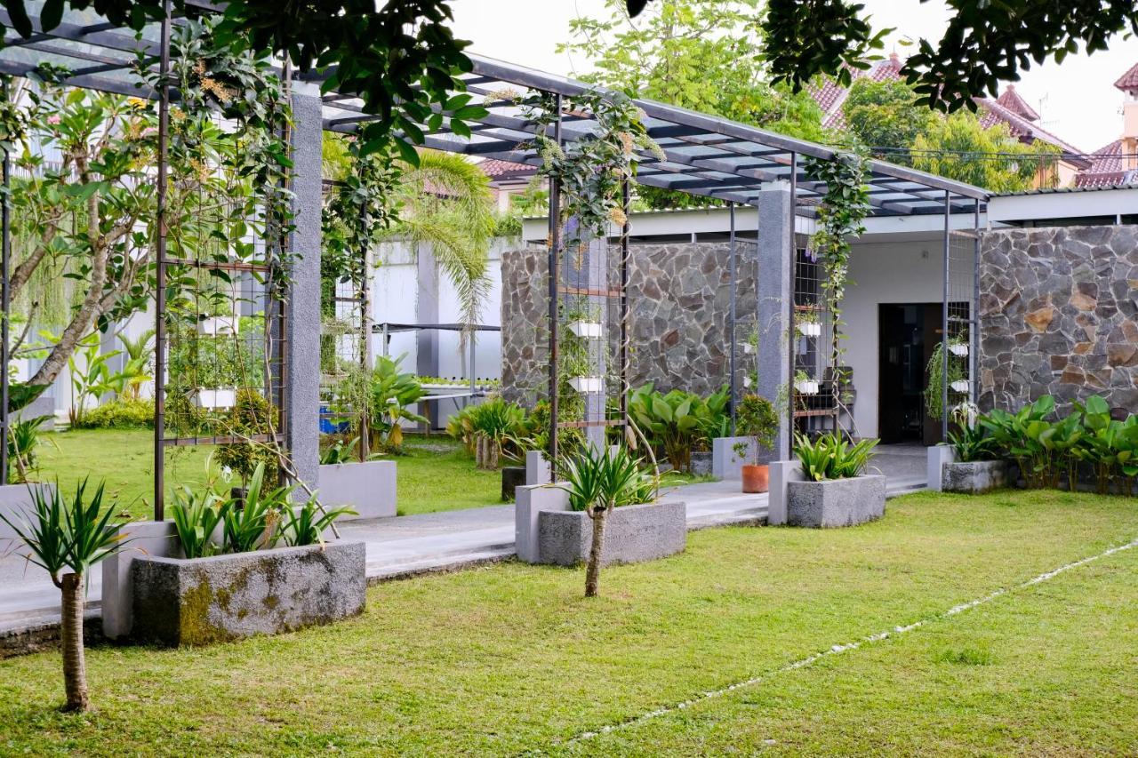 Maguwo Lpp Garden Hotel מראה חיצוני תמונה