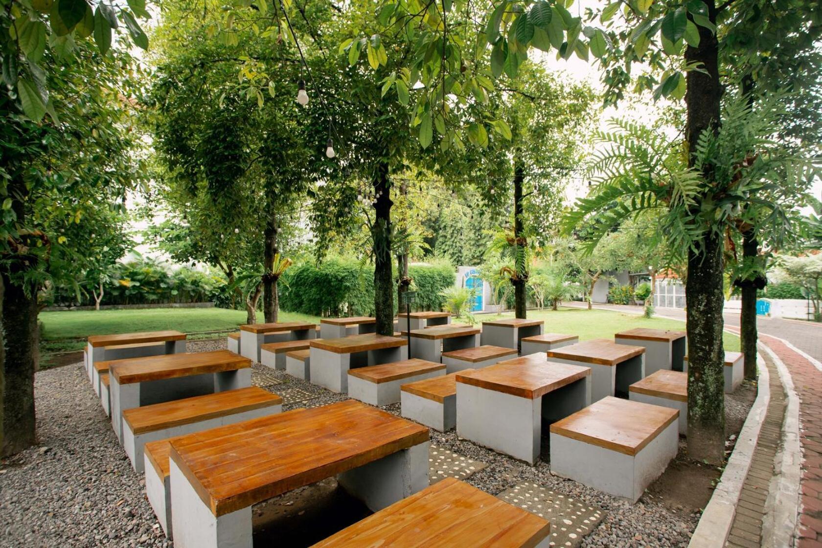 Maguwo Lpp Garden Hotel מראה חיצוני תמונה