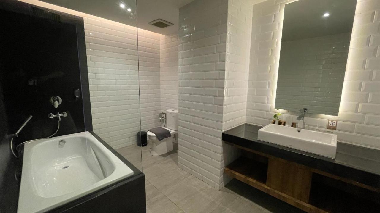 Maguwo Lpp Garden Hotel מראה חיצוני תמונה